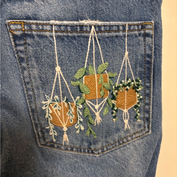Boyish Blue Boyfriend Jeans with Embroidered Pocket - Picture 2 of 6